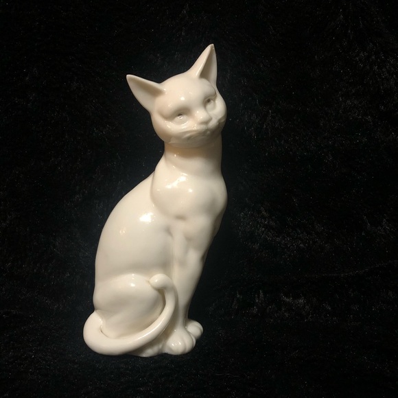 Verithin Japan white cat - Picture 1 of 5
